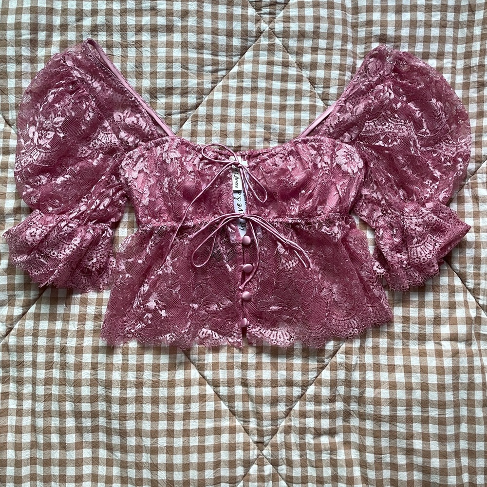 FOR LOVE AND LEMONS Elegant Lace Puff Sleeve Top in Pink